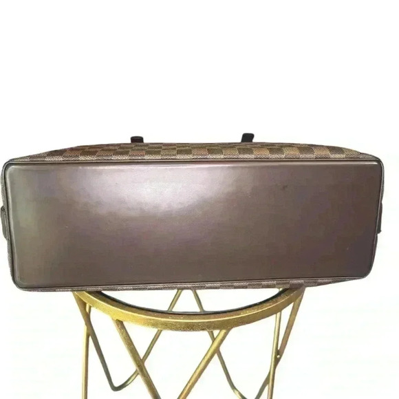 Louis Vuitton vintage Damier Chelsea Shoulder Tote Bag. - Picture 7 of 14